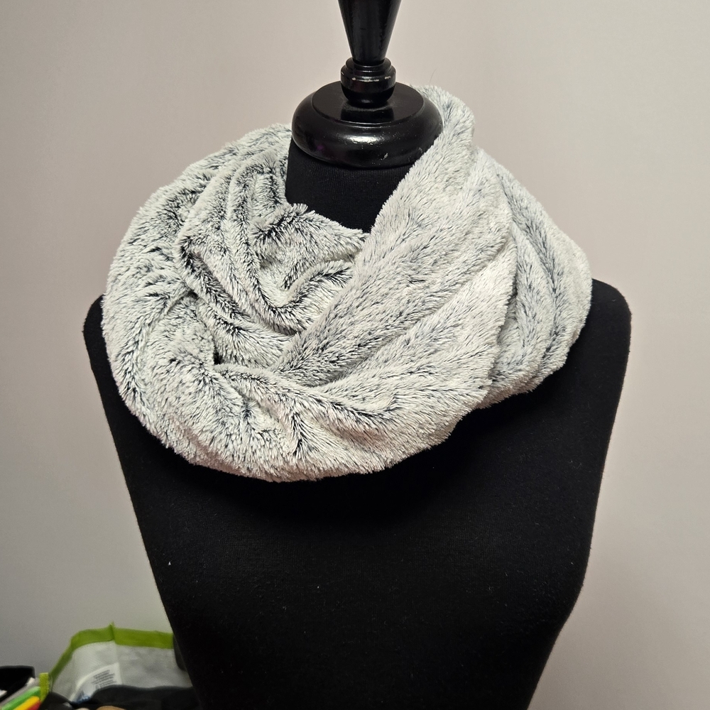 Elegant Gray Faux Fur Infinity Scarf